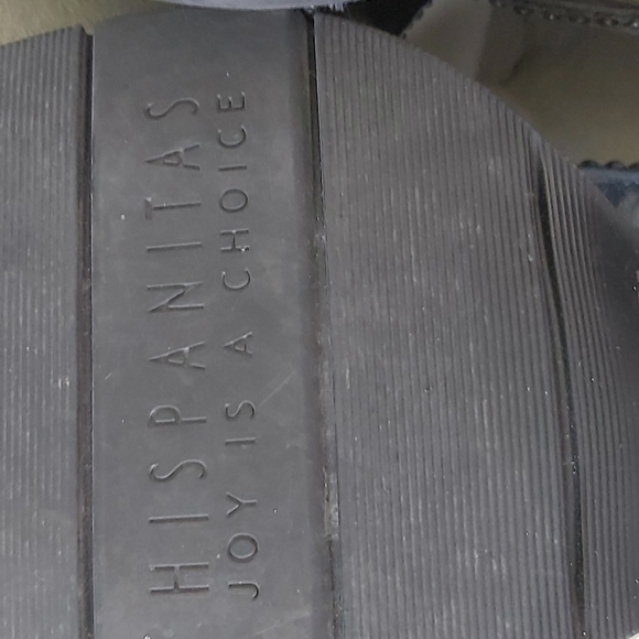 Shoes - Picture 5 of 9